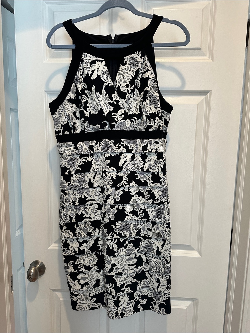 White House Black Market Black&White Lace-Pattern Midi Dress Instantly Slimming!